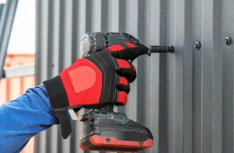 Travaux de zinguerie - Faux